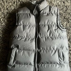Mens large puffer vest